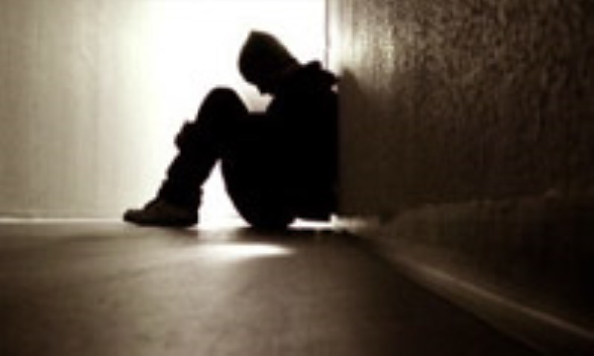 به زور می توان با او همکلام شد